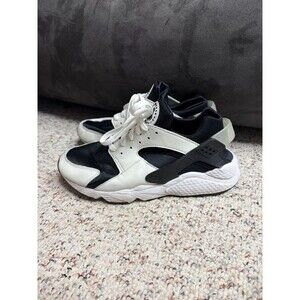 Women’s Nike Huaraches 12
